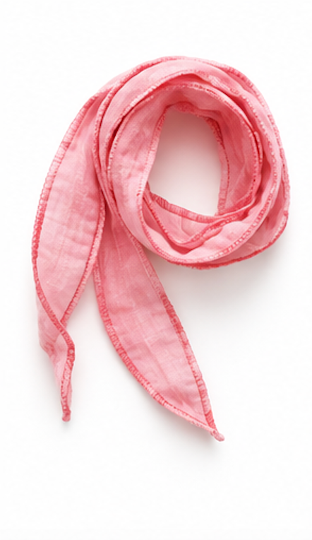 Cinta de seda Algara en color rosa atada a la muñeca